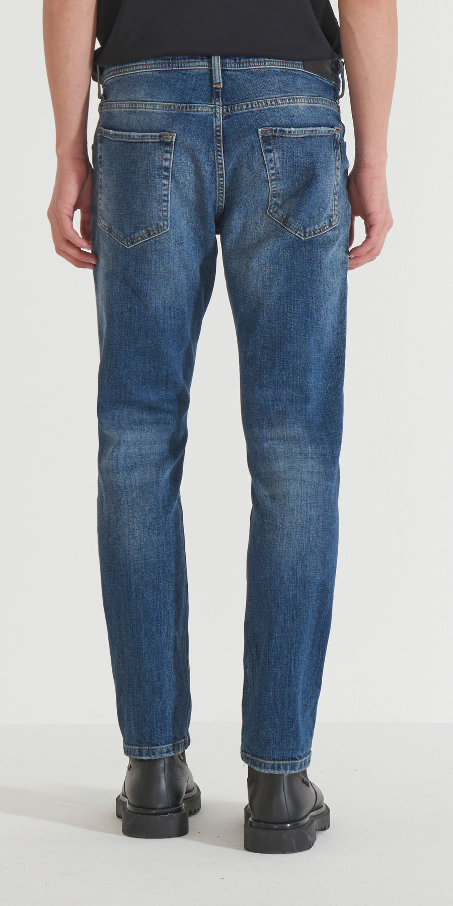 JEANS KURT COMFORT TAPERED FIT IN AUTHENTIC BLUE DENIM