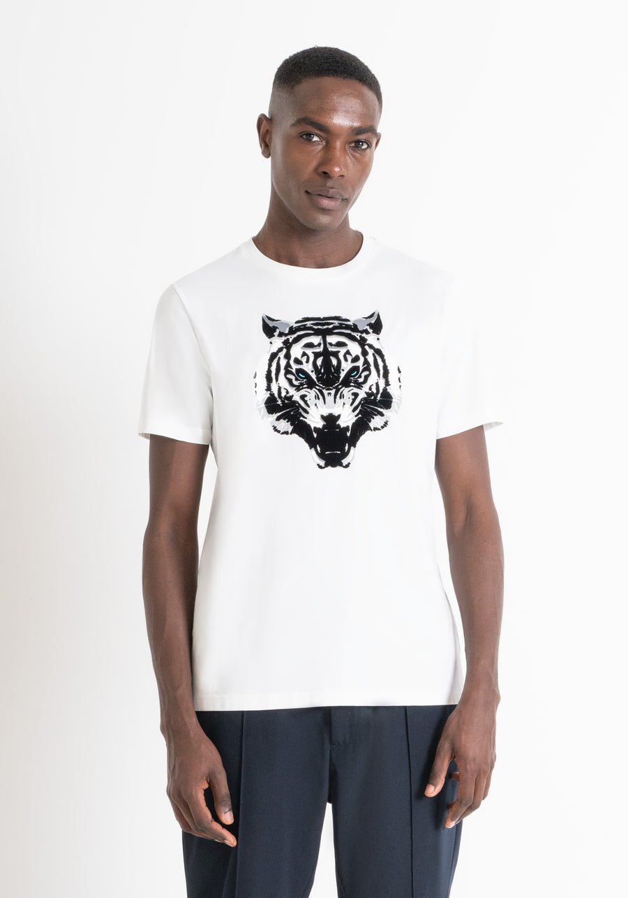 T-SHIRT REGULAR FIT BLANCA DE JERSEY DE ALGODÓN CON ESTAMPADO DE TIGRE