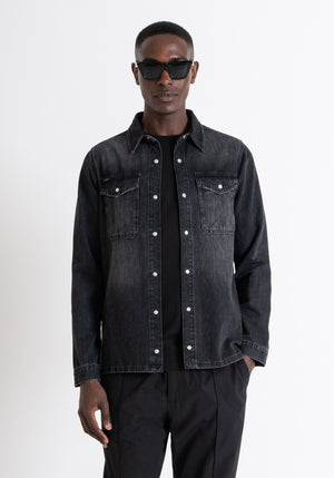 CAMISA REGULAR FIT EN DENIM NEGRO